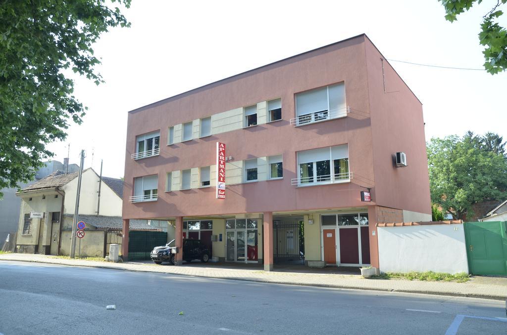 Guesthouse Sava 슬라본스키브로드 외부 사진