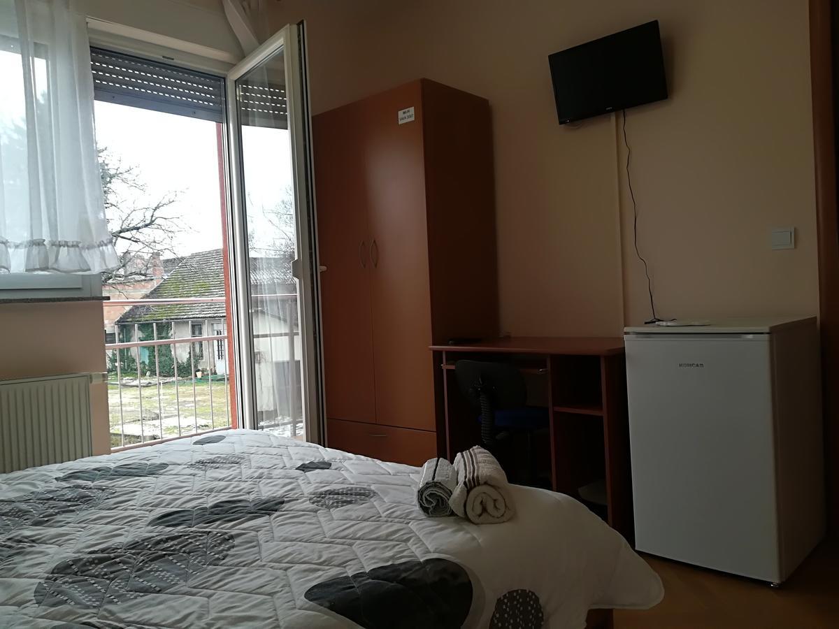 Guesthouse Sava 슬라본스키브로드 외부 사진