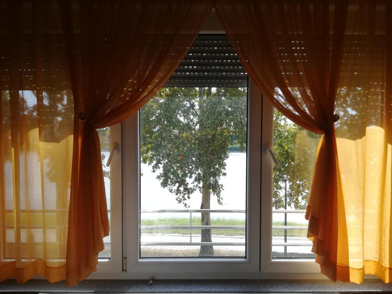 Guesthouse Sava 슬라본스키브로드 외부 사진
